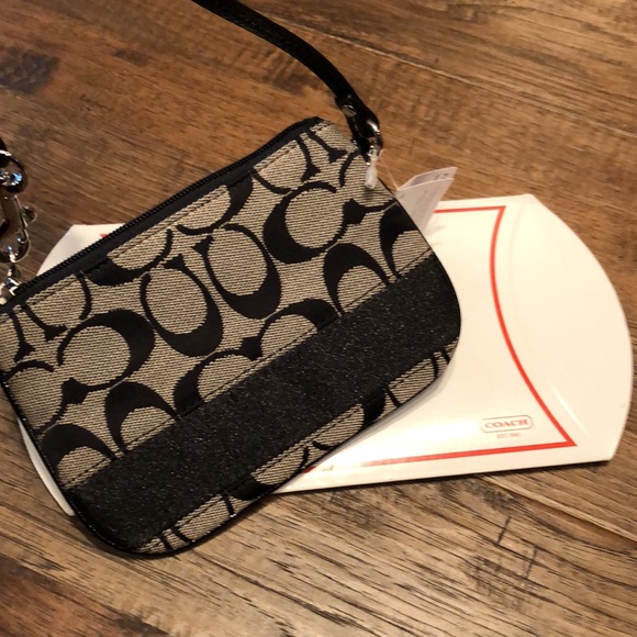 Coach Handbags - Coach Wristlet